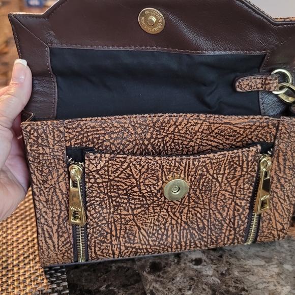 WCM New York Wristlet - Picture 3 of 6